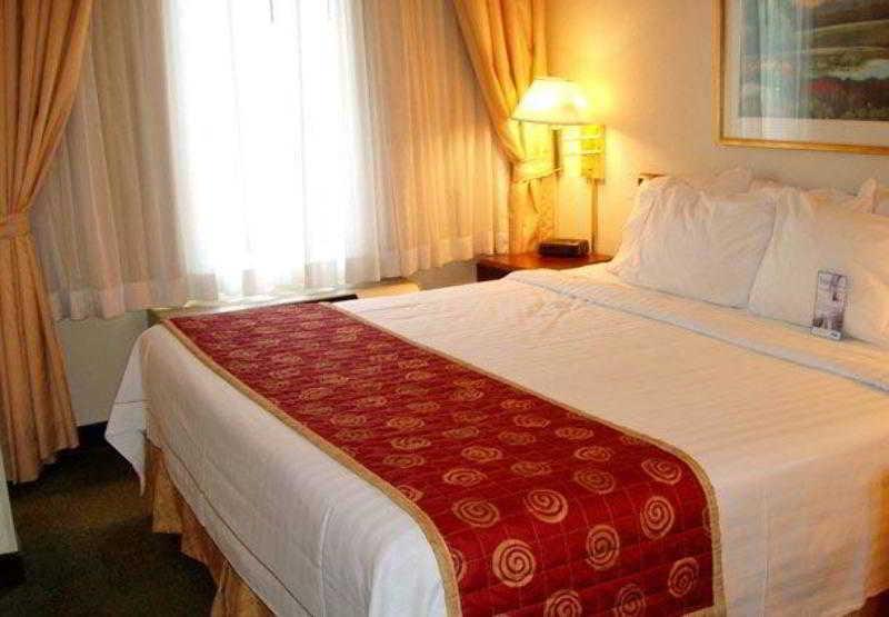 Springhill Raleigh-durham Airport/research Triangle Park Hotel